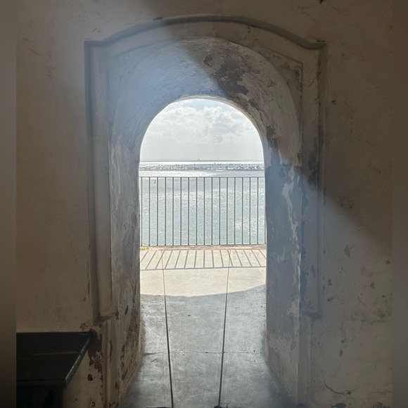 Meet your Posher, Milton - Picture 2 of 2